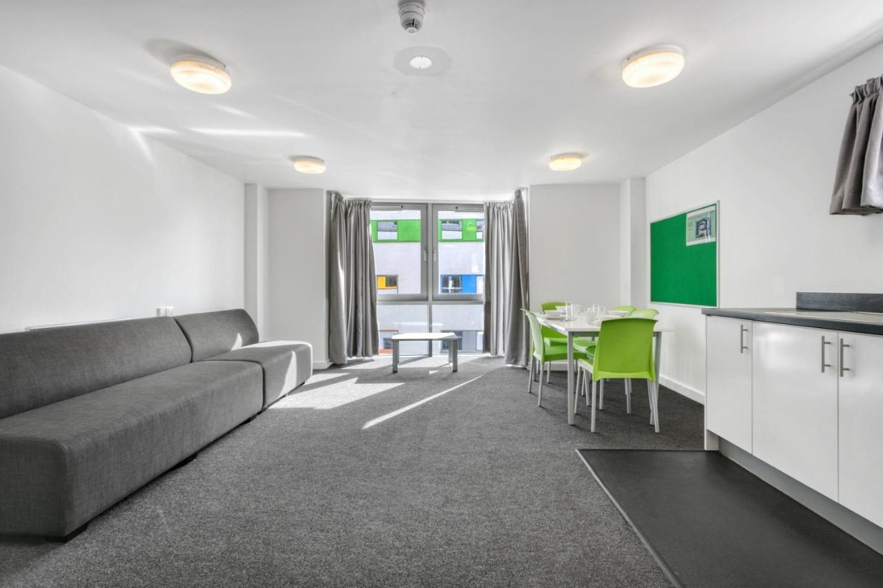 Bright & Central Room In Luton, Sleeps 2 Luton  Exteriör bild