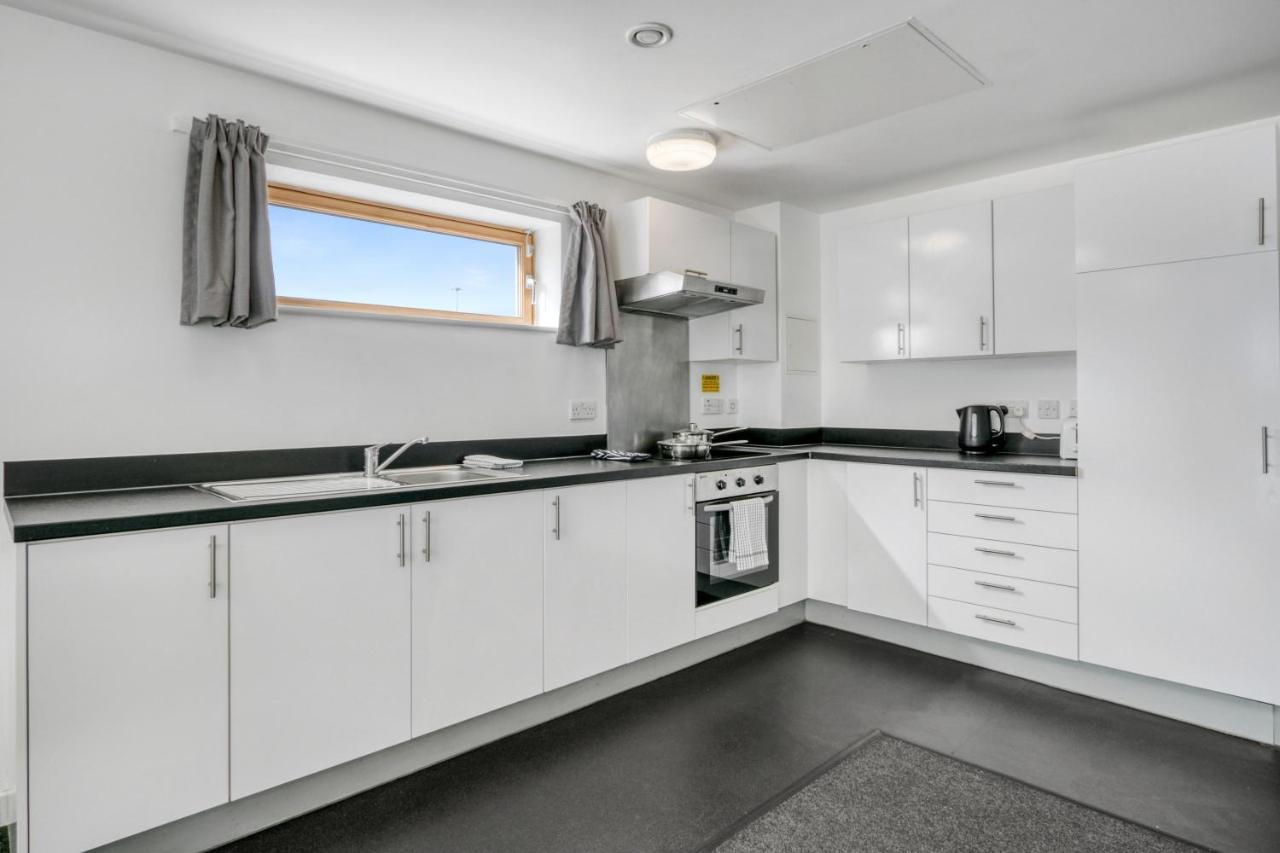 Bright & Central Room In Luton, Sleeps 2 Luton  Exteriör bild